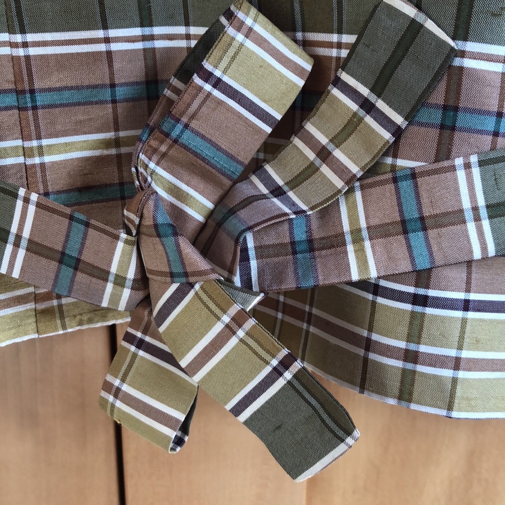 Ann Taylor Silk Wrap Around Top- 6 P (Green, Tan, Gold & White Plaid) - Picture 5 of 11